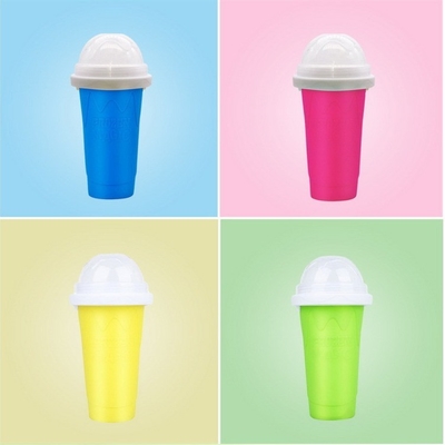 子供 の 夏 に 必要 な 砂 の 氷 杯