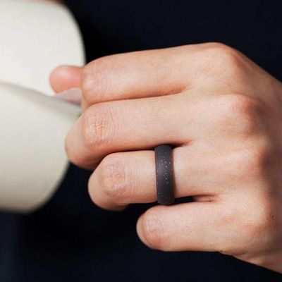 女性のためのカスタムソフトシリコン指輪 安全食品グレード加工設計サービス