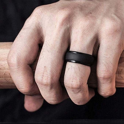 シリコン 結婚指輪 男性用 4パック シングル ステップ エッジ スリークデザイン メタリック 黒 カモ