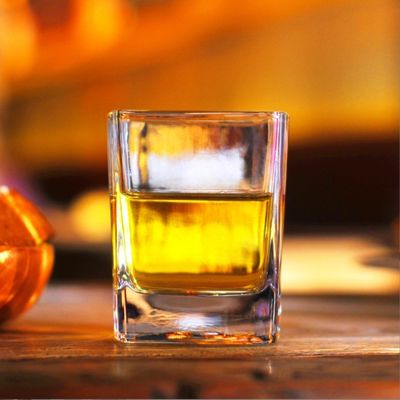 1 量 送料の準備済み 透明ガラスカップ ホテルバー ホイスキー ワイン ビール