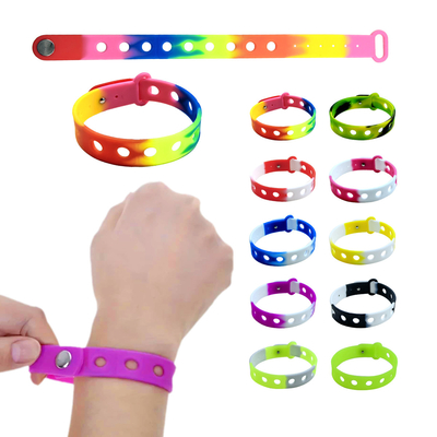 カスタマイズされた鋳造加工サービス 子供のためのシリコンブレスレット パーティープレゼント