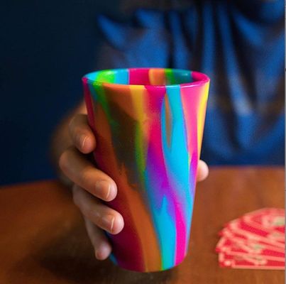 BPA の ない 壊れ ない シリコン カップ で 飲酒 の 体験 を 調整 し て ください