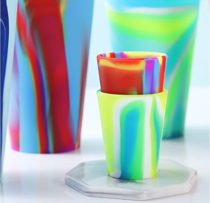 家庭 キッチン オーダーメイド 再利用可能なコーヒーカップのための 持続可能なカラフルなシリコンの飲み杯