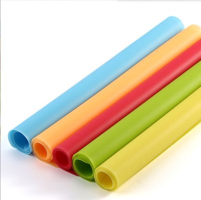 スタックされた方角色彩の防滑シリコン飲料コースター カップ パッド マット デザインスタイル 無